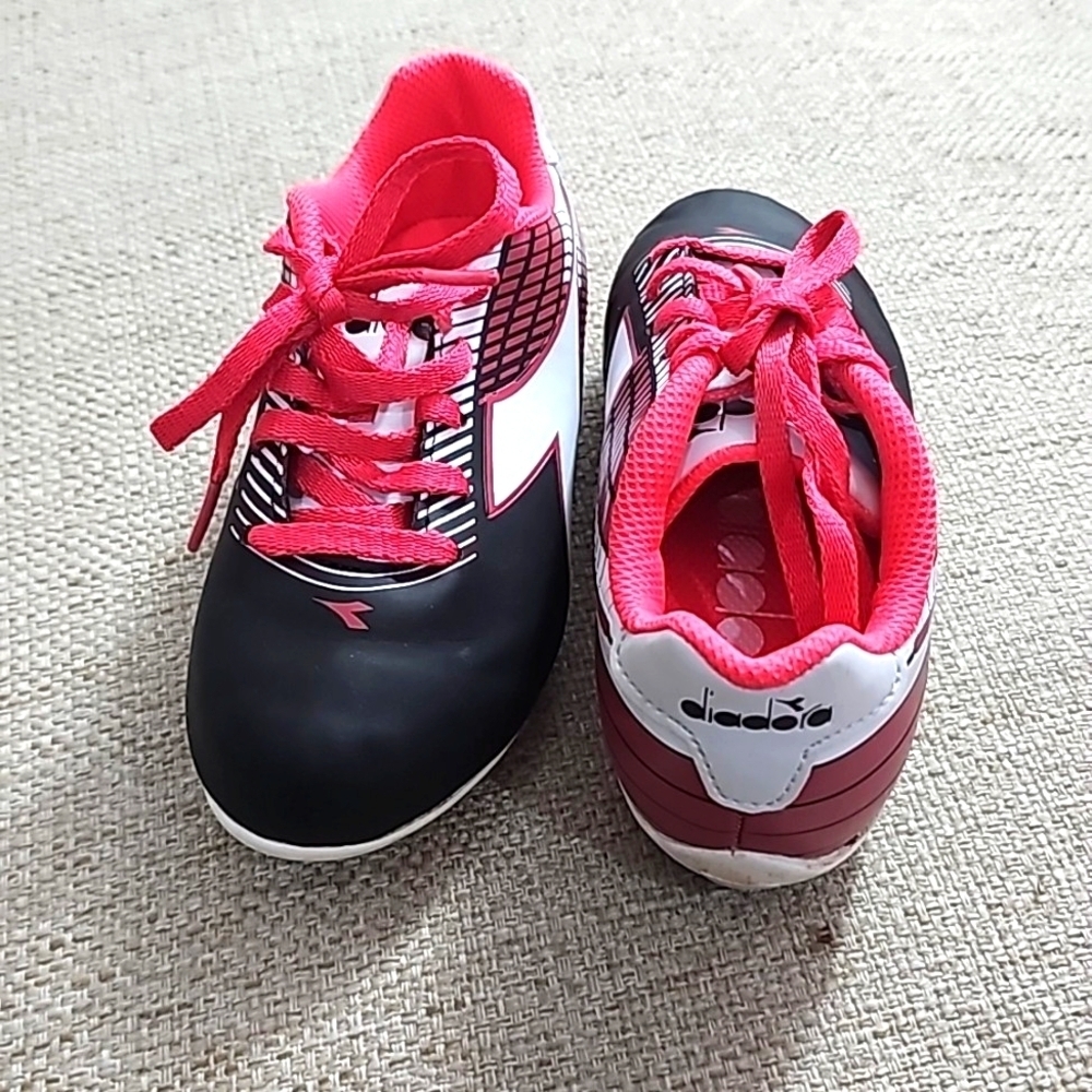 DIADORA Forzad MD Scoccer Cleats Pink white & blk sz K11.5